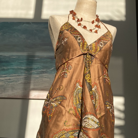 GREEN DRAGON silk butterfly strapy top with low back. - Picture 4 of 9